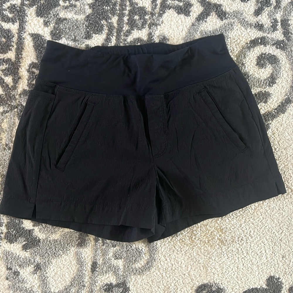 Athleta Trekkie North Shorts in Black, Sz 2